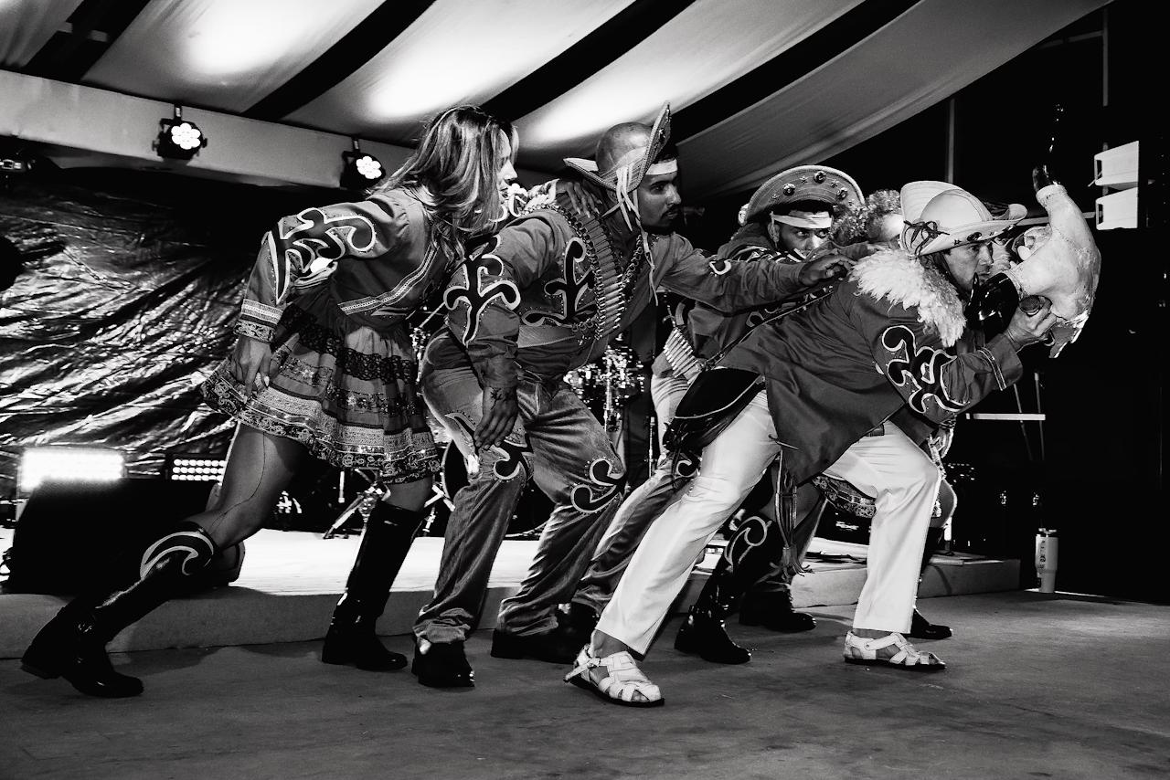 Momento de coreografia intensa no palco